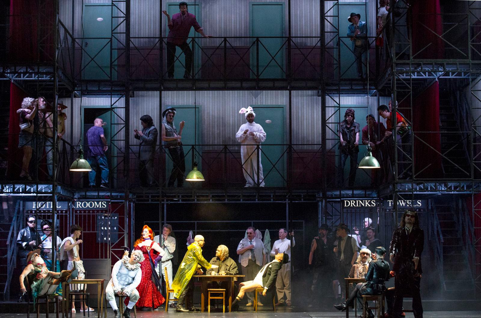 Les Contes d’Hoffmann | Staatsoper Berlin | © Bernd Uhlig